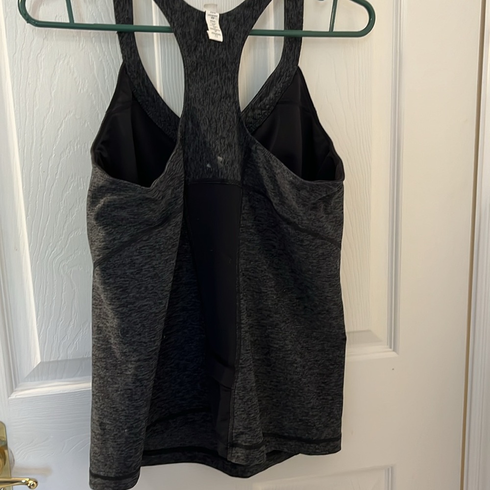 Under Armour Tank - Picture 3 of 4